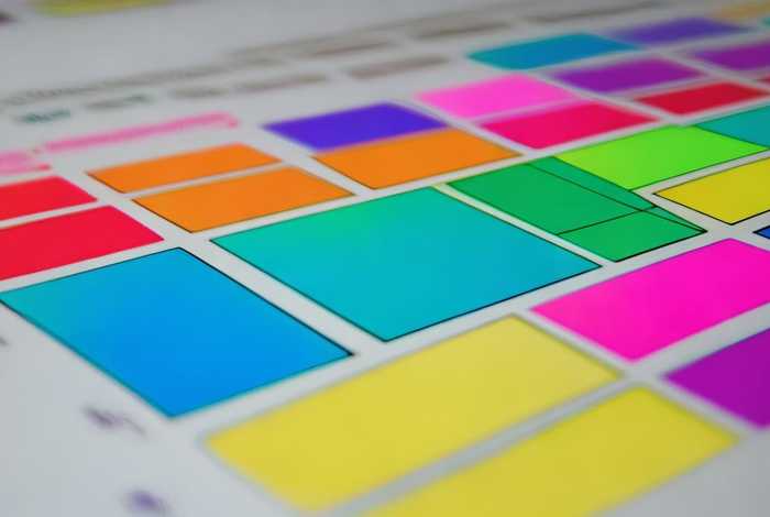 html网页制作彩色表格 - html网页制作彩色表格怎么做