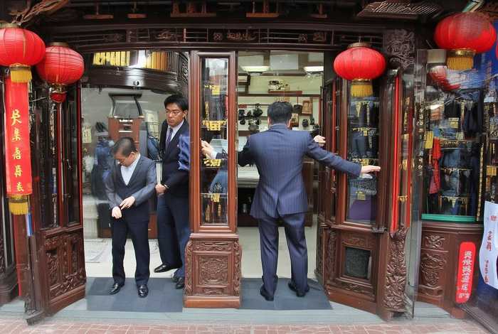 上海哪里有定制衣服的店，上海定制衣服的裁缝店