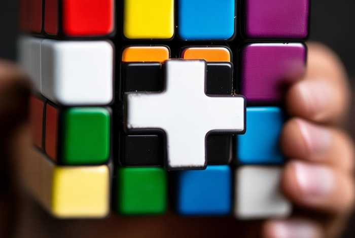 魔方建立(魔方建立底面白色十字架步骤) 魔方建立(魔方建立底面白色十字架步骤)