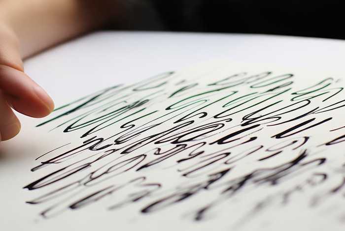 免费设计自己的签名手写白郎嘎、白签名怎么写