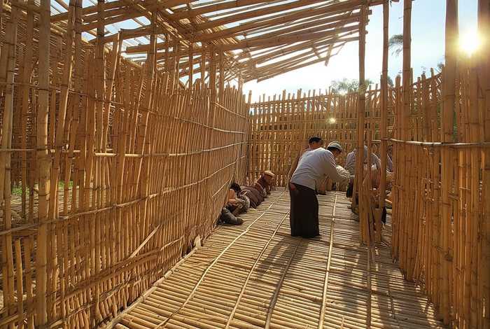 用竹子搭建房子；用竹子搭建房子视频
