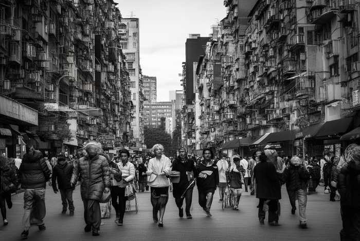 中国移动手机店这么多赚钱吗（中国移动手机店这么多赚钱吗是真的吗）