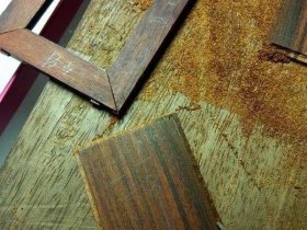 吊丝怎么安装在木头里（吊丝怎么安装在木头里视频）
