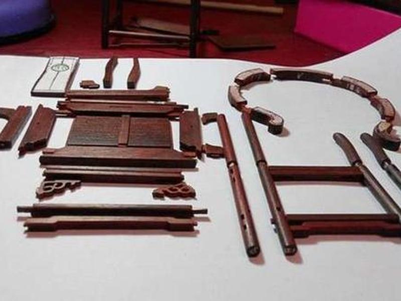 吊丝怎么安装在木头里（吊丝怎么安装在木头里视频）