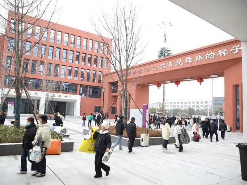 荆州外国语学校、荆州外国语学校学费多少 荆州外国语学校、荆州外国语学校学费多少