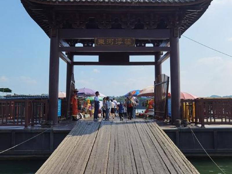 池塘搭建浮桥 - 池塘搭建浮桥图片 池塘搭建浮桥 - 池塘搭建浮桥图片