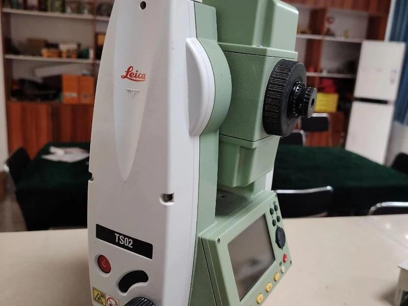 ts802全站仪激光对准；全站仪ts802n激光对点打开