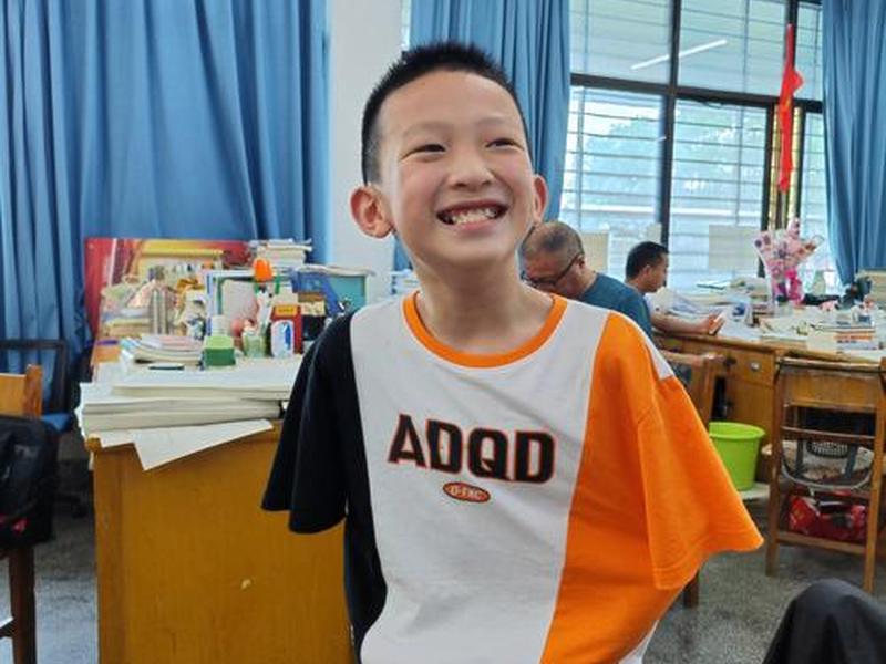 未成年小建 - 未成年的小学学生 未成年小建 - 未成年的小学学生