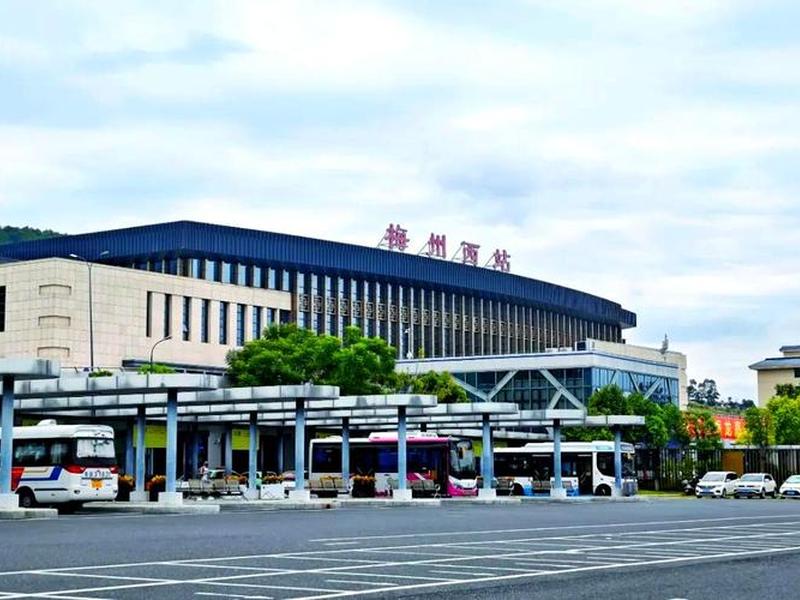梅州新建高铁站(梅州新建高铁站在哪里) 梅州新建高铁站(梅州新建高铁站在哪里)