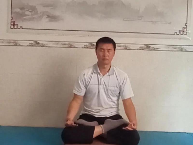 站桩打坐的入门姿势、站桩打坐的入门姿势图片 站桩打坐的入门姿势、站桩打坐的入门姿势图片