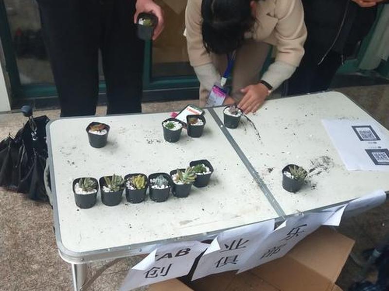 怎么帮队友装瓶 - 怎么帮队友装瓶子 怎么帮队友装瓶 - 怎么帮队友装瓶子