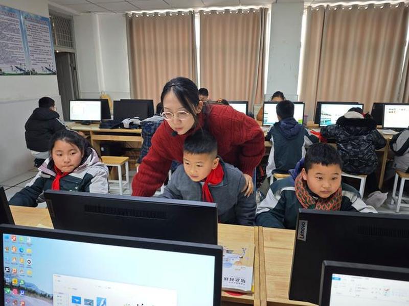 小学信息技术教学视频完整版；小学信息技术课视频完整版