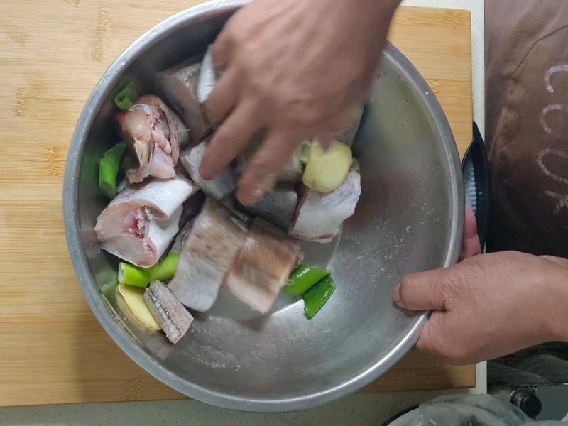 鳕鱼开背的正确方法 - 鳕鱼开背的正确方法图解